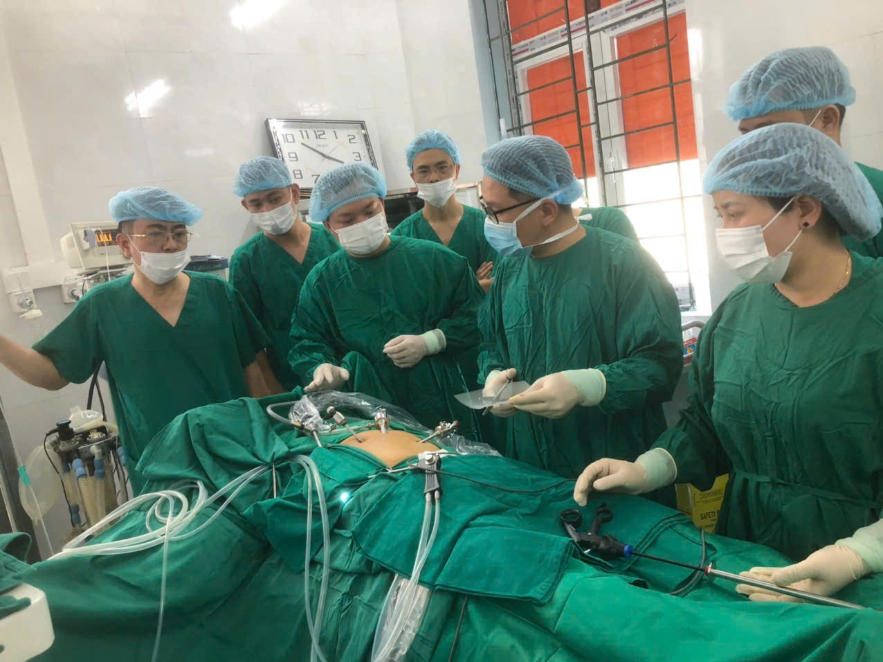 BỆNH VIỆN ĐK HUYỆN BẮC MÊ TIẾP NHẬN CHUYỂN GIAO DỊCH VỤ KỸ THUẬT PHẪU THUẬT NỘI SOI ĐIỀU TRỊ THOÁT VỊ BẸN