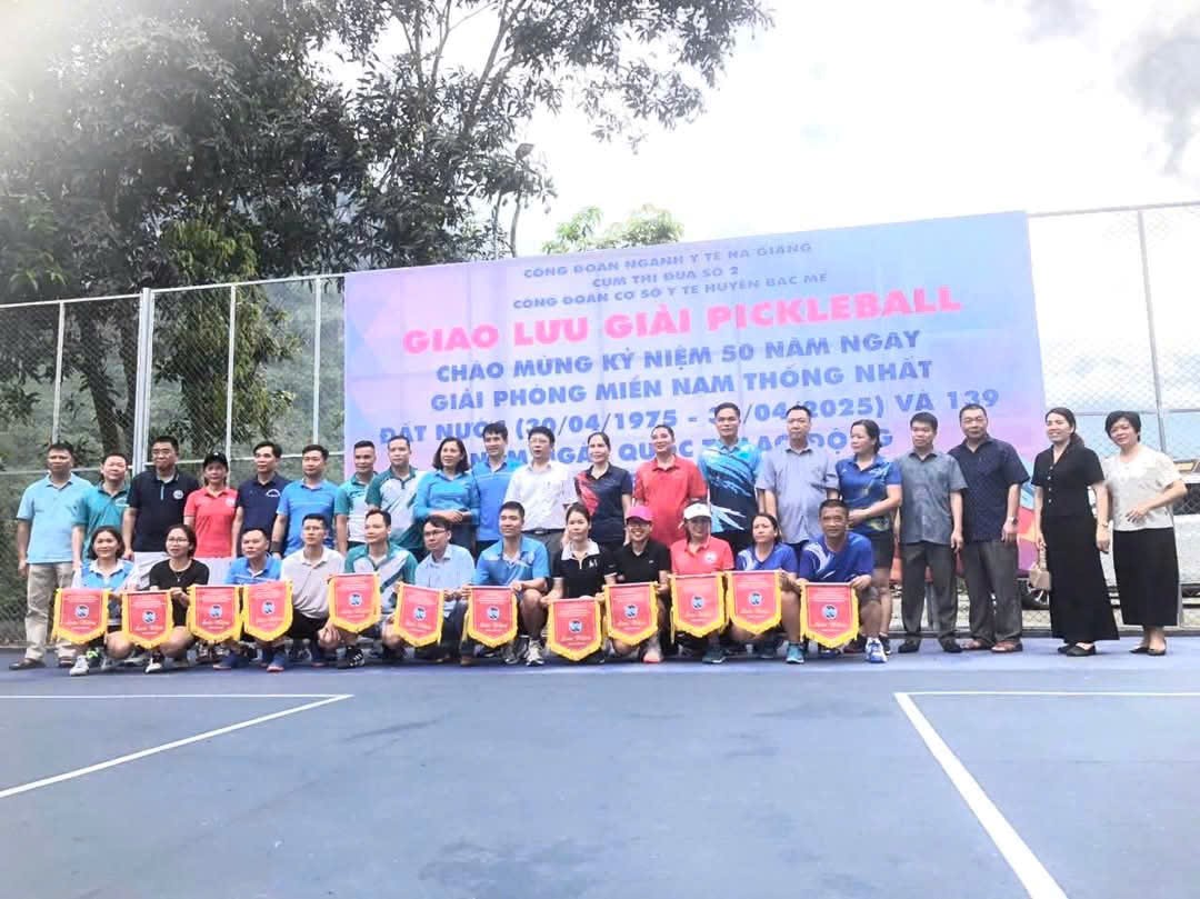 Giao lưu Pickelball chào mừng Kỷ niệm 50 năm ngày Giải phóng Miền Nam, 139 năm ngày Quốc tế lao động và Ngày sinh nhật Bác.